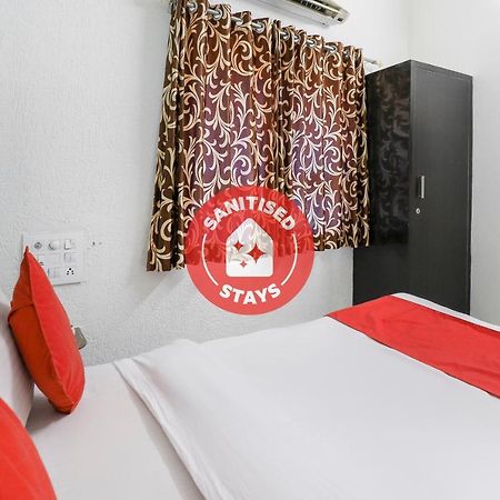 Hotel Jasmine Ахмедабад Экстерьер фото