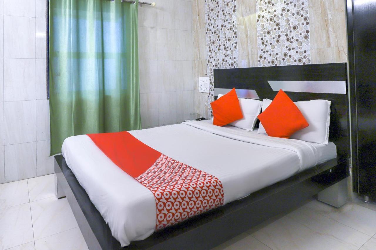 Hotel Jasmine Ахмедабад Экстерьер фото