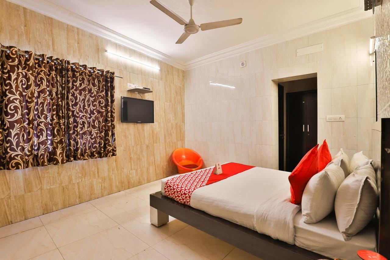 Hotel Jasmine Ахмедабад Экстерьер фото