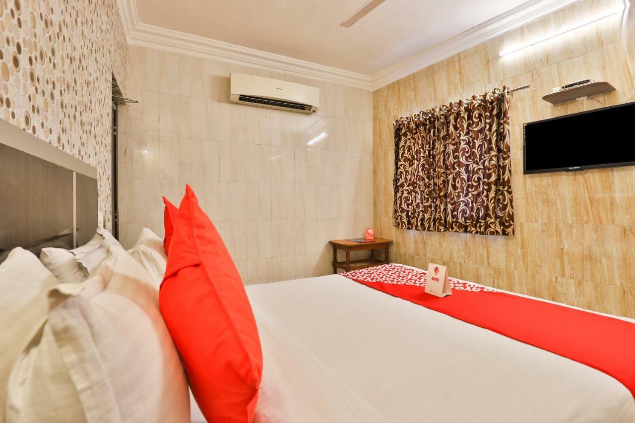 Hotel Jasmine Ахмедабад Экстерьер фото