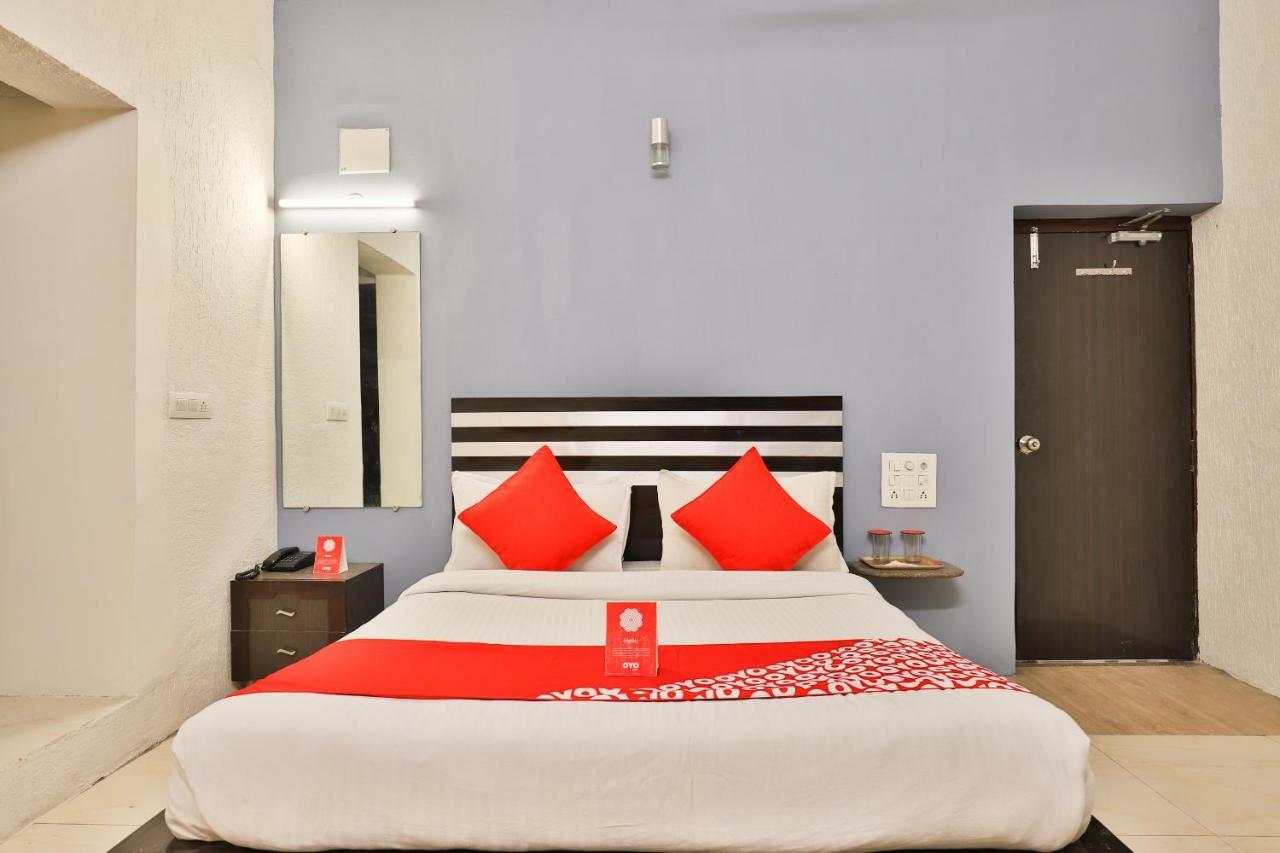 Hotel Jasmine Ахмедабад Экстерьер фото
